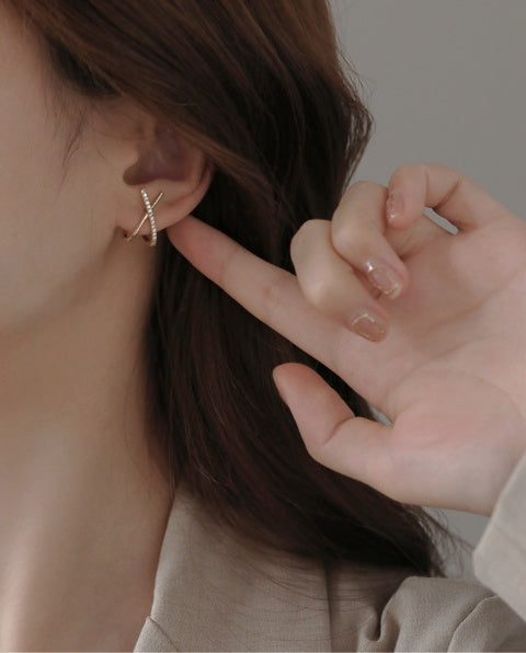 Damen-Ohrringe mit Silberkreuz